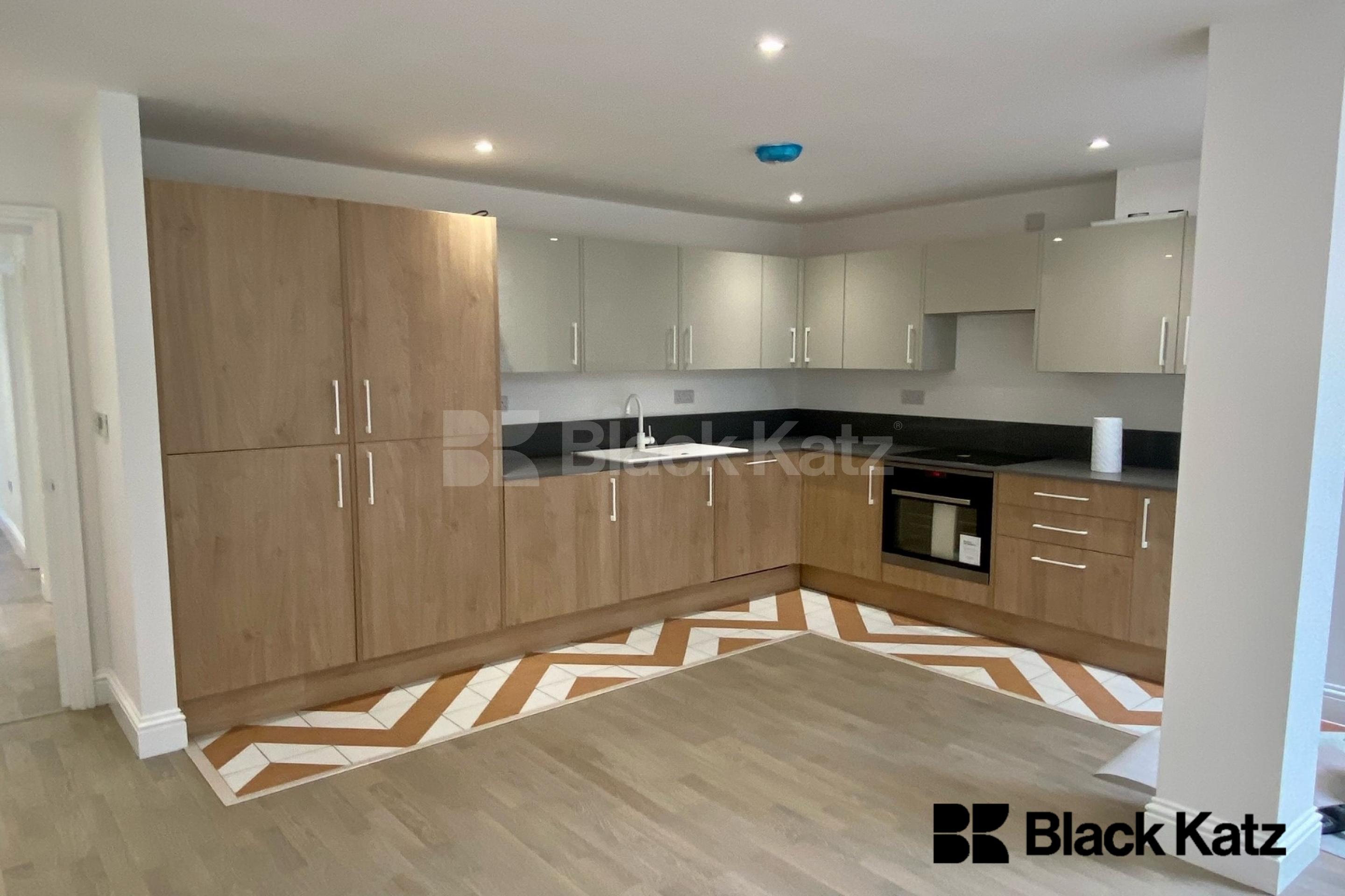 Offing Over 60 Sq. Mts. Of Living & Entertaining Space Flaxman Road , Loughborough Junction  SE5